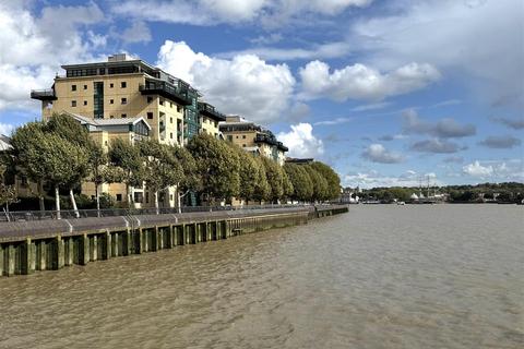 2 bedroom apartment to rent, Burrells Wharf Square, London E14