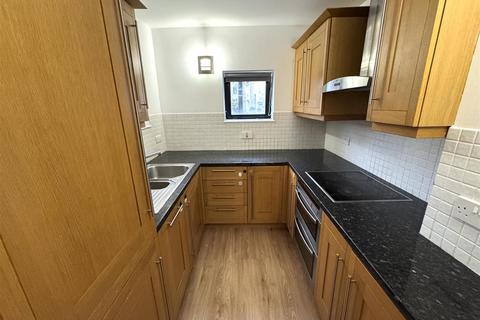 2 bedroom apartment to rent, Burrells Wharf Square, London E14