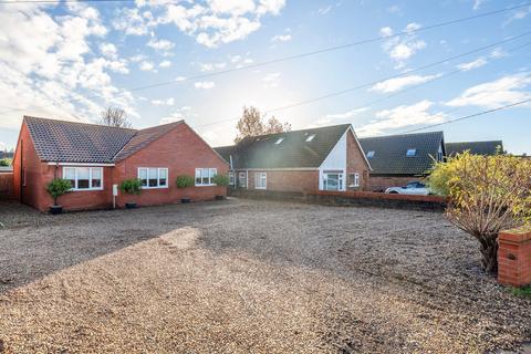 4 bedroom detached bungalow for sale, Park Road, Spixworth