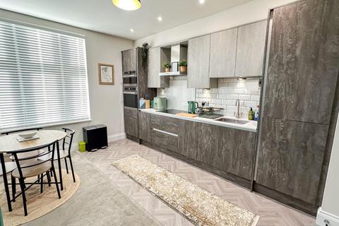 2 bedroom apartment for sale, Park Bridge Close, Heaton Norris, Stockport