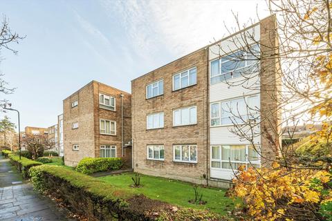 Castlebar Mews, London W5