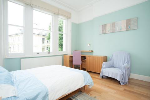 2 bedroom flat to rent, Belsize Park, London NW3