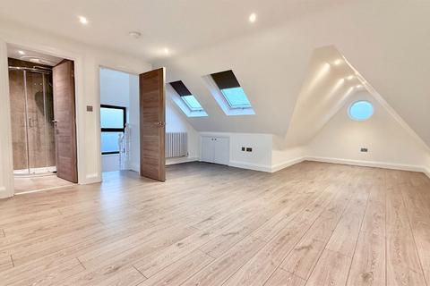 3 bedroom apartment to rent, London N3