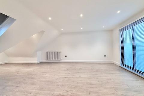 3 bedroom apartment to rent, London N3