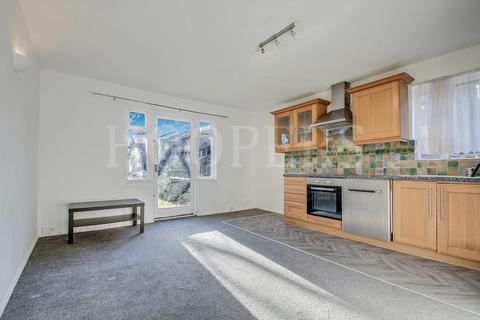 1 bedroom ground floor flat for sale, Harp Island Close, London, NW10