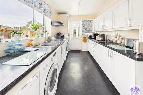 2 bedroom semi-detached bungalow for sale, Elmstone Road, Rainham Gillingham