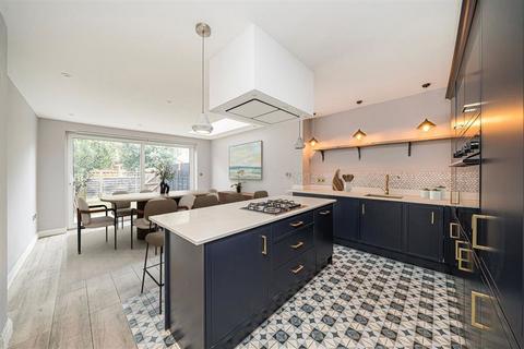 undefined, Victor Road, Teddington TW11