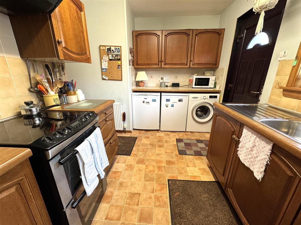Kitchen 1.jpg