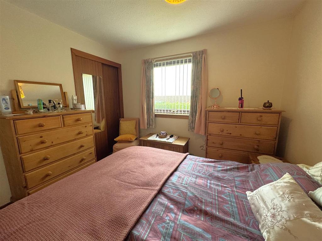 Bedroom 11.jpg
