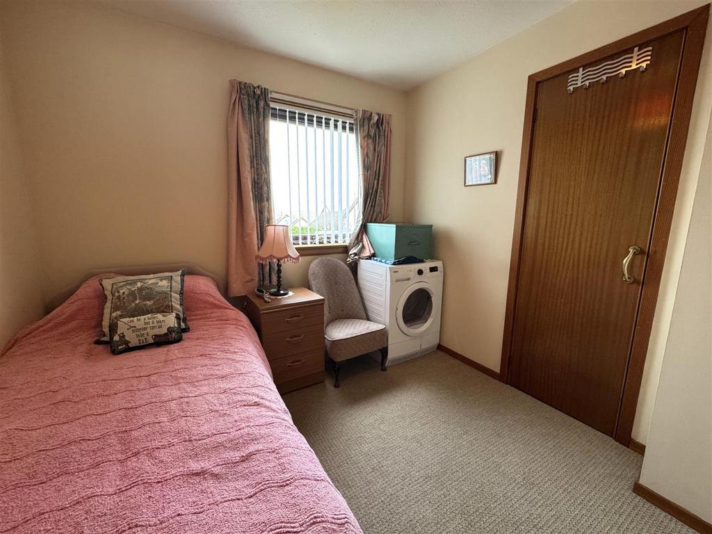 Bedroom 21.jpg