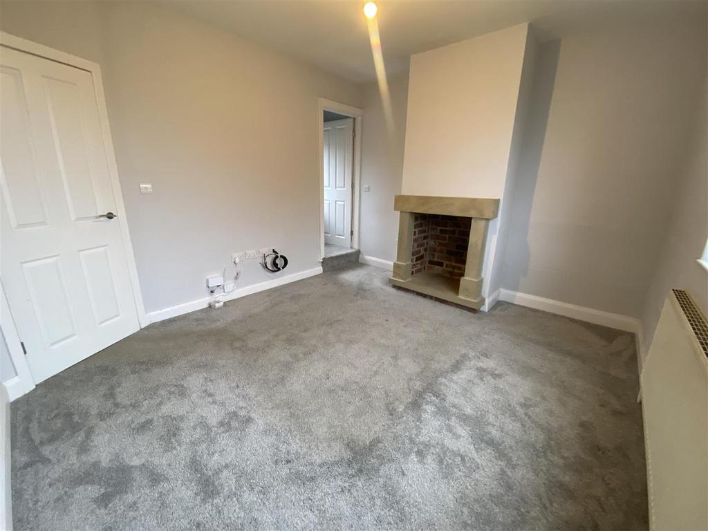 LOUNGE 1.jpg