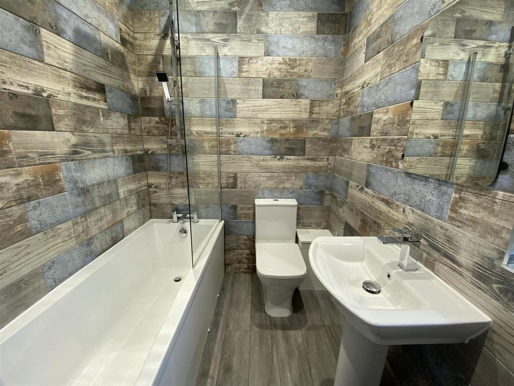 BATHROOM 1.jpg