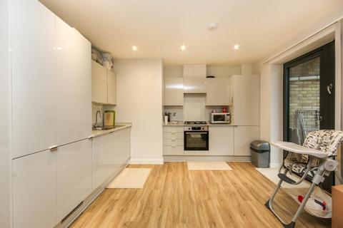 3 bedroom apartment to rent, Foster Street, London NW4