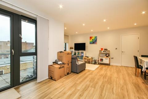 3 bedroom apartment to rent, Foster Street, London NW4