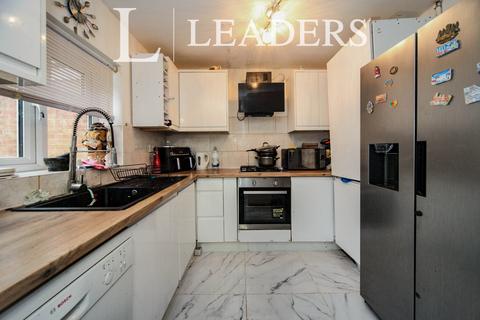 3 bedroom bungalow to rent, Deep Denes, LU2