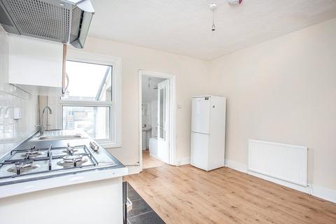 1 bedroom flat to rent, Cecil Street, Hertfordshire WD24