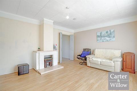 undefined, Brook Avenue, Essex