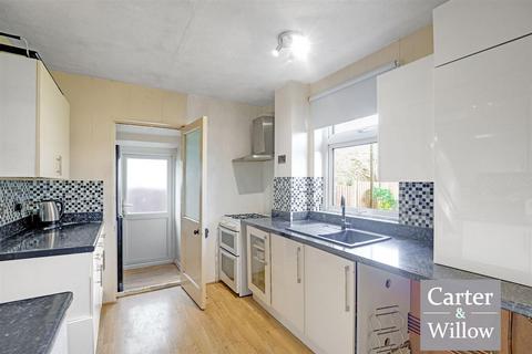 undefined, Brook Avenue, Essex
