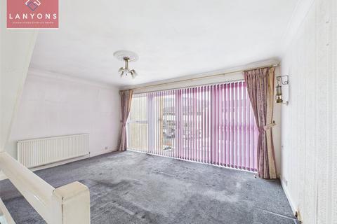 undefined, Caemawr Gardens, Porth, Rhondda Cynon Taf, CF39
