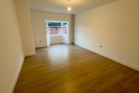3 bedroom semi-detached house to rent, Wednesfield Road, Willenhall WV13