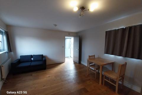 1 bedroom flat to rent, 56 Station Road, London, N3