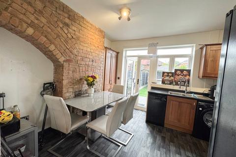 2 bedroom semi-detached house for sale, Beverley Avenue, Denton
