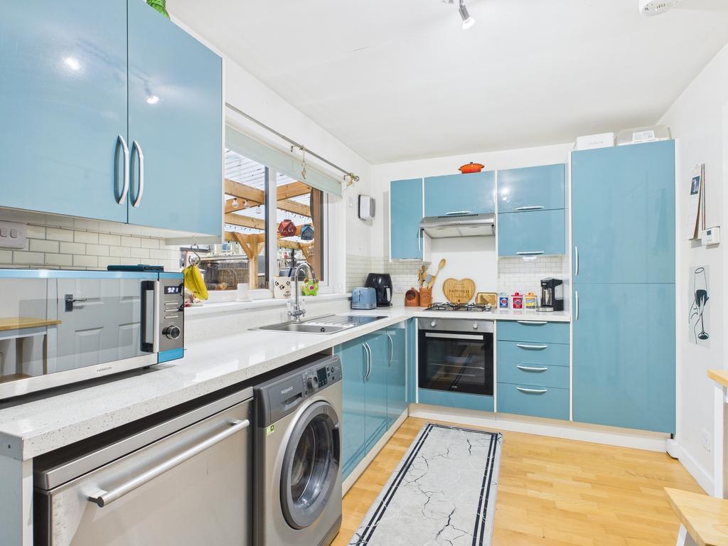 Cam03481 g0 pr0122 still005