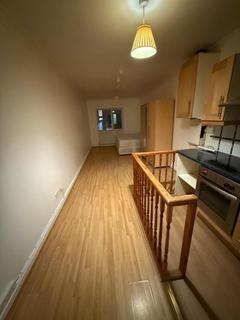 Studio to rent, Seven Sisters Road N15