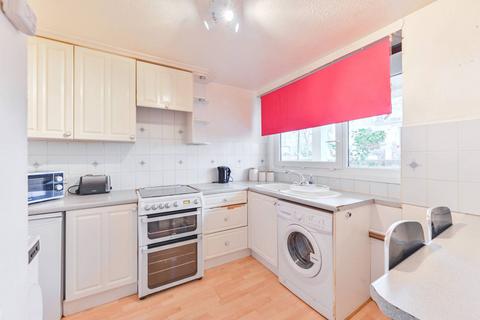 3 bedroom flat for sale, Mansel Court, Battersea, London, SW11