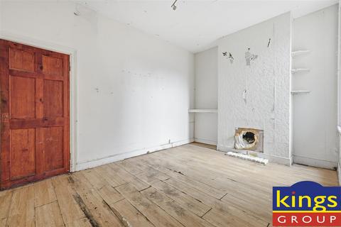 3 bedroom house for sale, Gloucester Road, London
