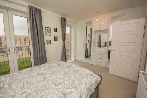 4 bedroom end of terrace house to rent, Edgecumbe Avenue, London NW9