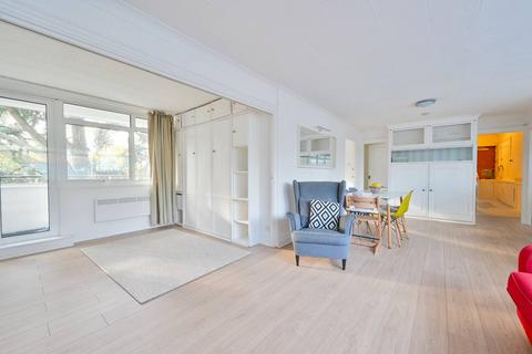2 bedroom flat for sale, The Cedars, Ealing, London, W13