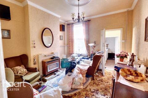 2 bedroom end of terrace house for sale, Bridge Road, Leicester
