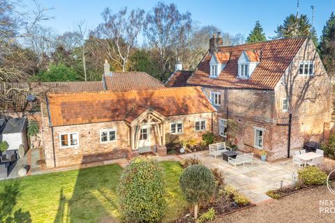 4 bedroom semi-detached house for sale, Main Road, Elm, PE14
