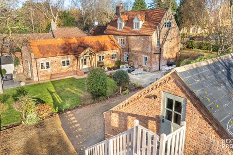 4 bedroom semi-detached house for sale, Main Road, Elm, PE14