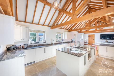 4 bedroom semi-detached house for sale, Main Road, Elm, PE14