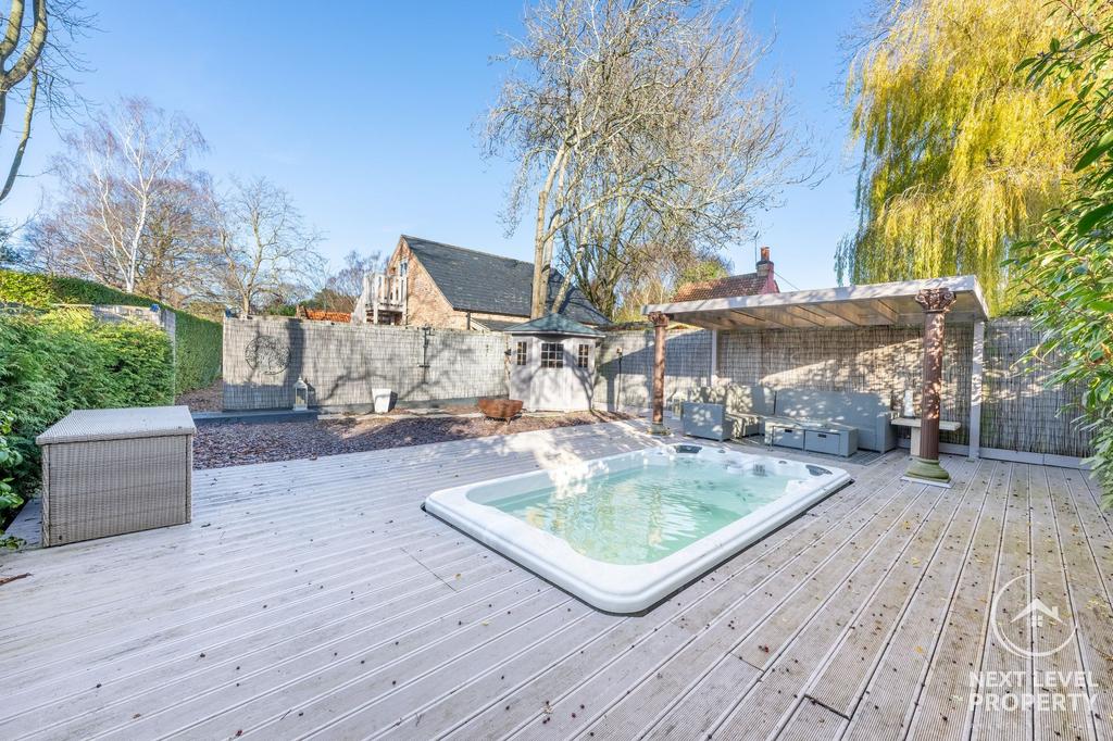 Swimspa area