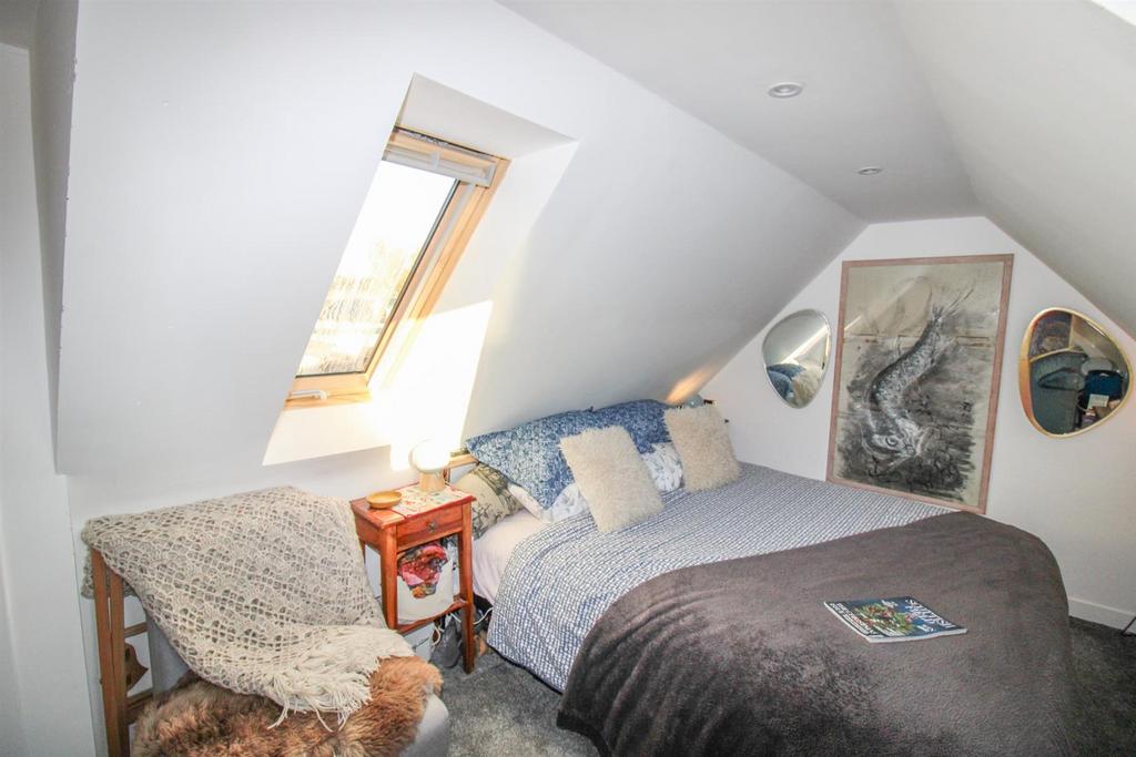 BEDROOM ONE.jpg