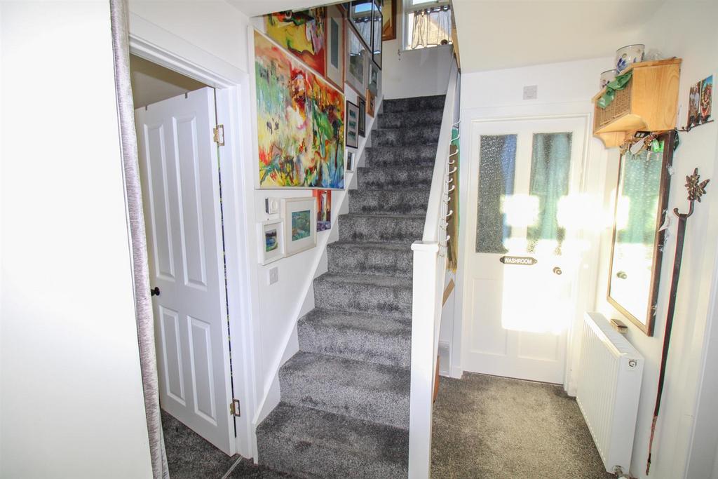 ENTRANCE HALL.jpg