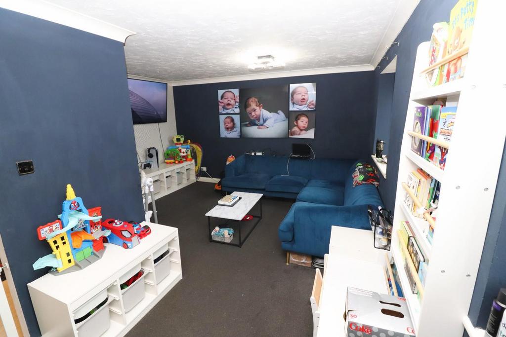 Lounge/Dining Room