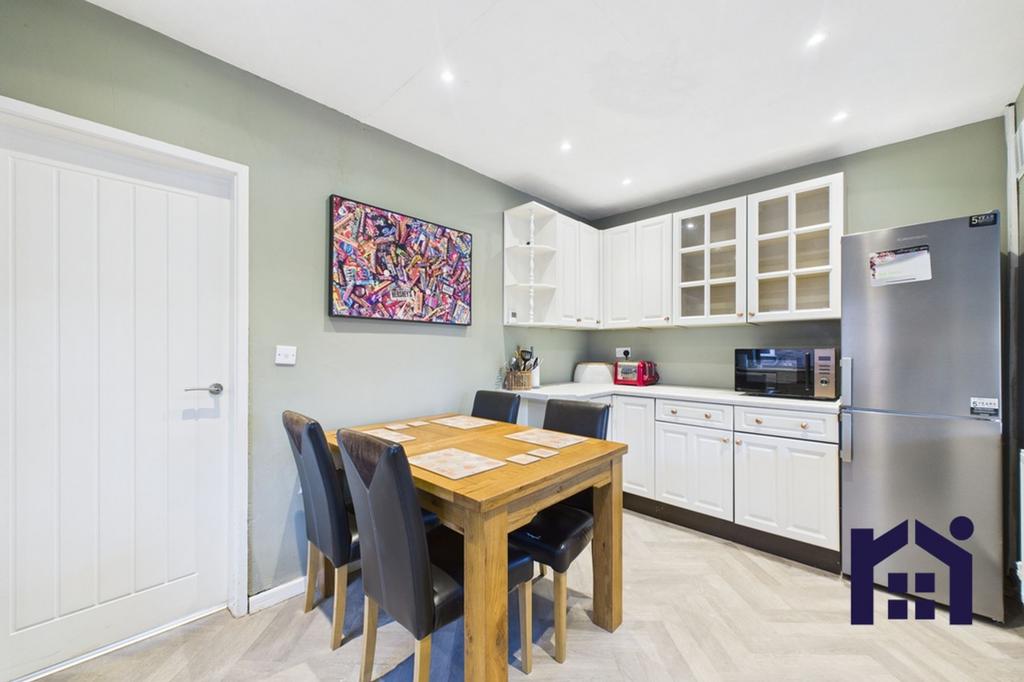 Dining kitchen