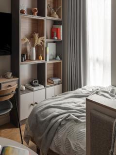 Studio to rent, First Way