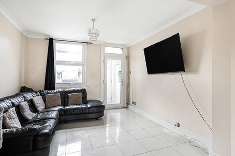 undefined, Farnell Road, Staines-upon-Thames, Surrey, TW18