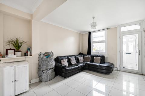 Farnell Road, Staines-upon-Thames, Surrey, TW18