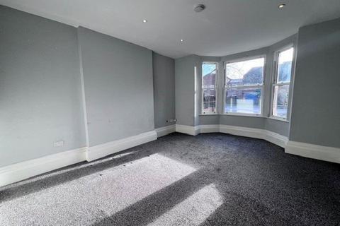 2 bedroom flat to rent, Derby Road, Long Eaton, NG10 4BJ