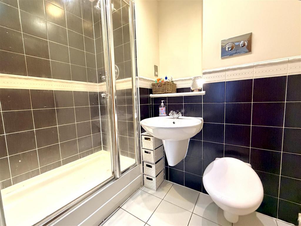 Bed 1 En Suite