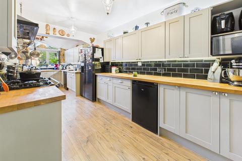 4 bedroom semi-detached house for sale, Barnwood Road, Gloucester