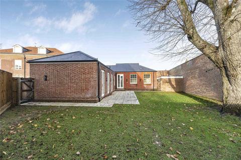 3 bedroom detached house for sale, St Peters Mews The Parade, Marlborough, Wiltshire, SN8