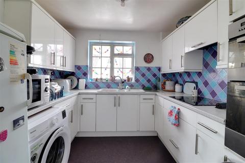 undefined, Rosedale Avenue, Stonehouse