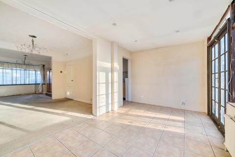 3 bedroom terraced house for sale, Barton Avenue, Romford RM7